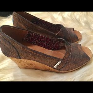 Toms bronze wedges